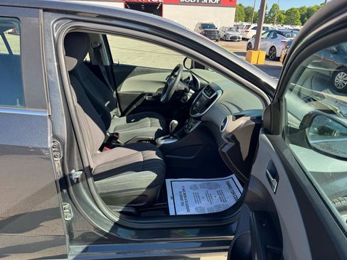 Used 2017 Chevrolet Sonic LT FWD image 9