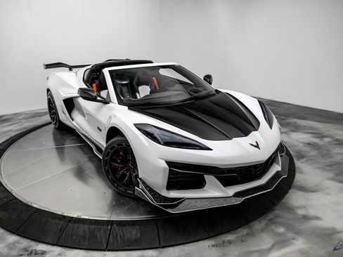 Used 2023 Chevrolet Corvette Z06 w/ Z07 Performance Package image 28