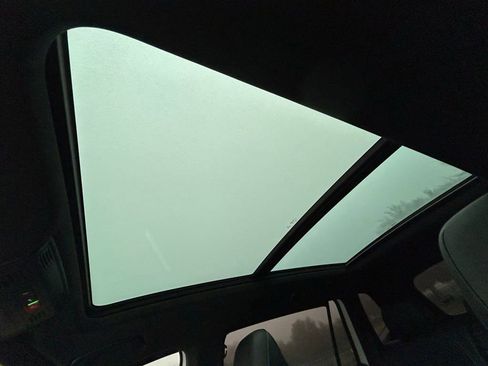 Used 2022 Volkswagen Tiguan SE R-Line image 30