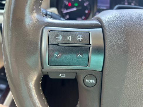 Used 2019 Lexus GX 460 Luxury AWD/4WD image 16