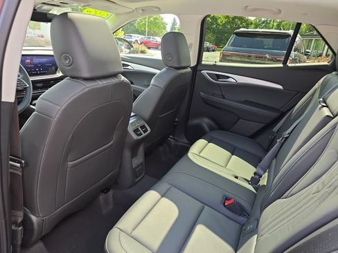 Used 2025 Buick Envision Avenir AWD/4WD image 24