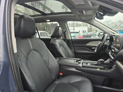 Used 2024 Toyota Grand Highlander Platinum image 13