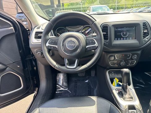 Used 2019 Jeep Compass Latitude w/ Popular Equipment Group FWD image 28