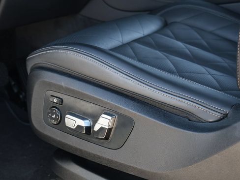 Used 2025 BMW X5 xDrive40i AWD/4WD image 32
