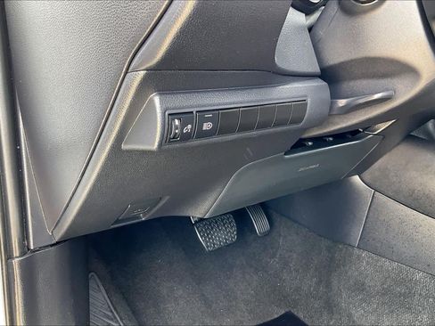 Used 2025 Toyota Corolla LE FWD image 35
