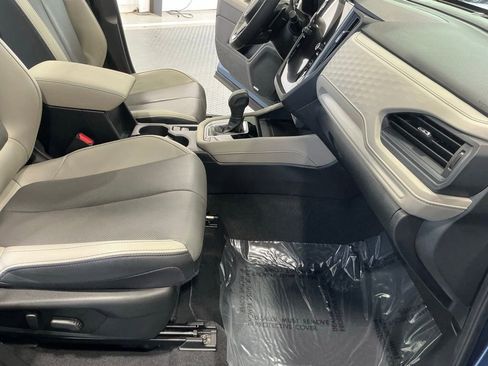 Used 2025 Subaru Forester Limited w/ Popular Package #1 AWD/4WD image 17