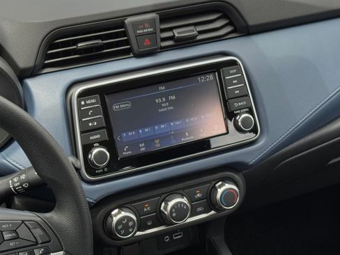 Used 2025 Nissan Versa SV FWD image 17