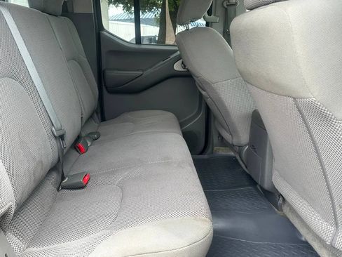 Used 2017 Nissan Frontier SV w/ SV Value Truck Package AWD/4WD image 14