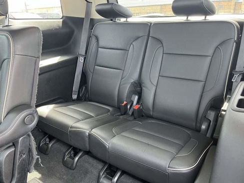 Used 2019 GMC Acadia Denali w/ Technology Package AWD/4WD image 17