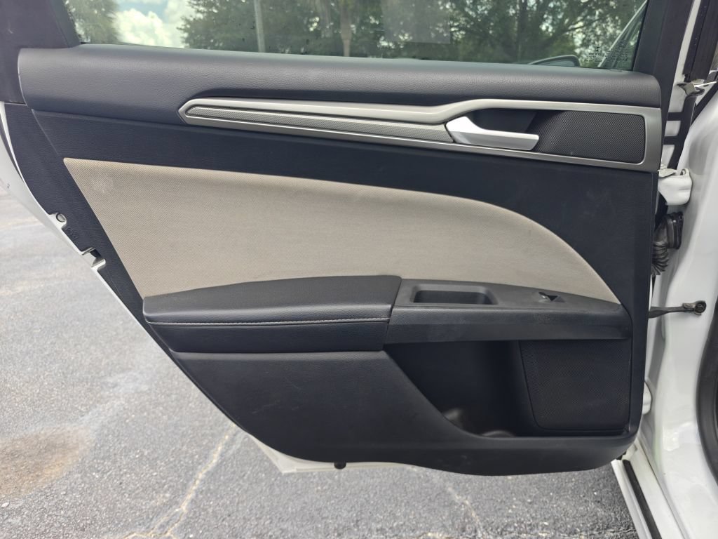 Used 2018 Ford Fusion S FWD image 26