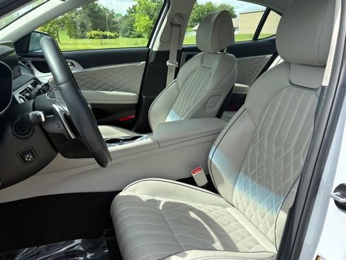 Used 2021 Genesis G70 2.0T w/ Prestige Package RWD image 11