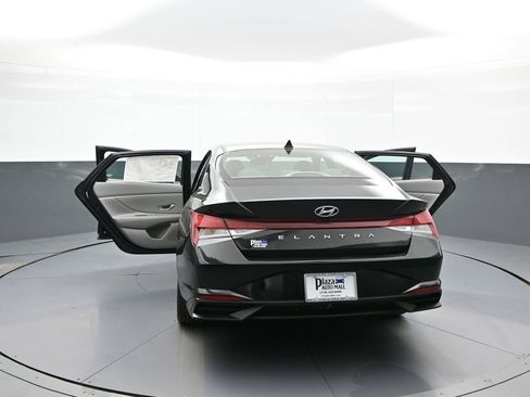 Certified 2023 Hyundai Elantra SEL w/ Convenience Package FWD image 46