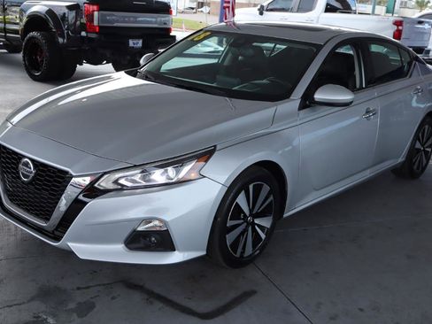 Used 2019 Nissan Altima 2.5 SV image 8
