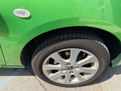 Used 2013 MAZDA MAZDA2 Touring FWD image 14