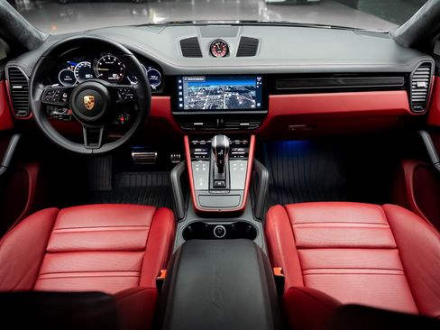 Used 2023 Porsche Cayenne Turbo GT image 42