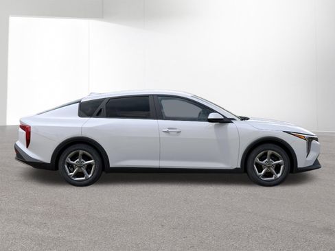 New 2026 Kia K4 FWD image 7