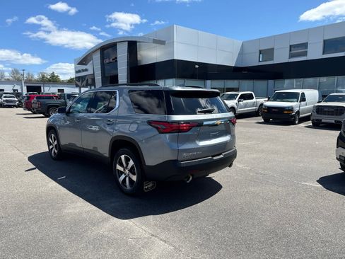 Used 2023 Chevrolet Traverse LT w/ LT Premium Package AWD/4WD image 3