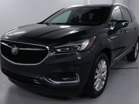 Used 2020 Buick Enclave Premium w/ Sun and Sites Package image 3