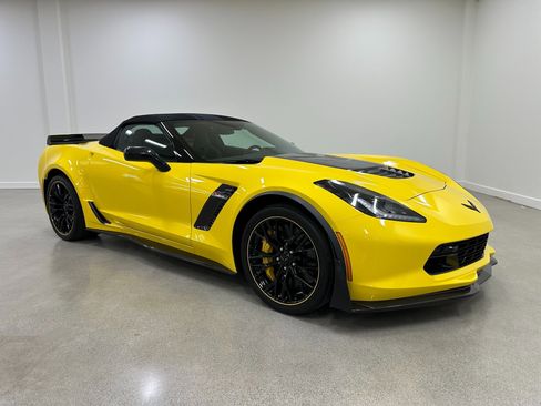 Used 2016 Chevrolet Corvette Z06 w/ C7.r Special Edition image 2