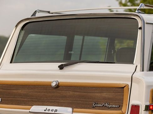Used 1989 Jeep Grand Wagoneer AWD/4WD image 42