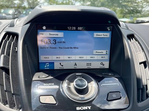 Used 2019 Ford Escape Titanium AWD/4WD image 14
