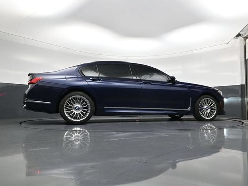 Used 2022 BMW ALPINA B7 xDrive AWD/4WD image 30