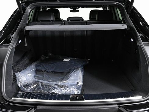 Used 2025 Porsche Cayenne Coupe image 33