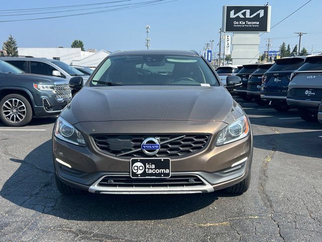 Used 2016 Volvo V60 T5 Cross Country Platinum AWD/4WD image 4