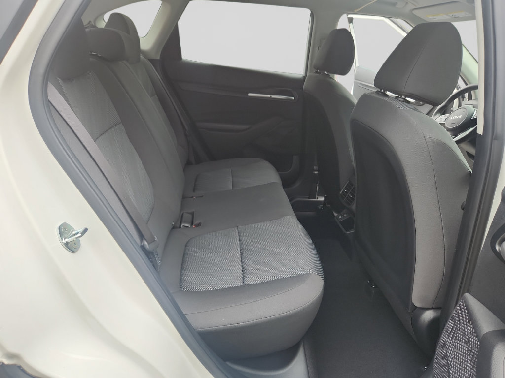Certified 2024 Kia Seltos LX AWD/4WD image 17