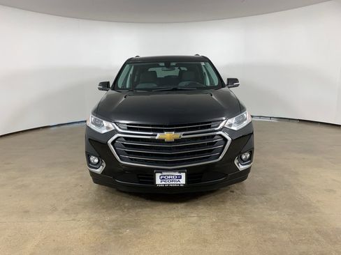 Used 2021 Chevrolet Traverse LT image 3