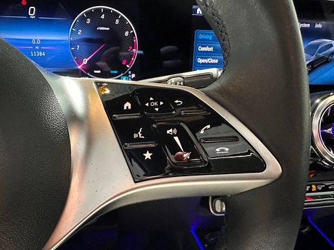 Used 2024 Mercedes-Benz GLB 250 4MATIC image 18