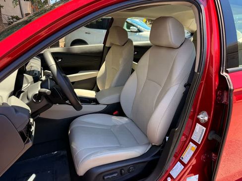 Used 2024 Honda Accord Touring image 9