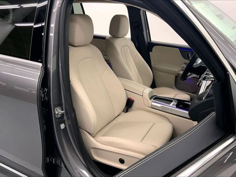 New 2026 Mercedes-Benz GLB 250 image 3