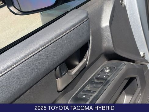 Used 2025 Toyota Tacoma Limited AWD/4WD image 11