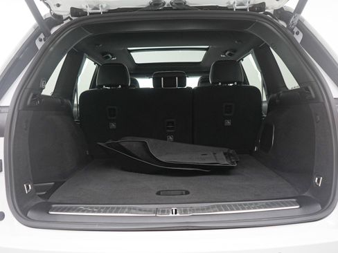 Used 2024 Jeep Grand Cherokee Overland w/ Luxury Tech Group IV image 17