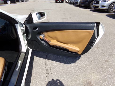 Used 2011 Mercedes-Benz SLK 300 image 18