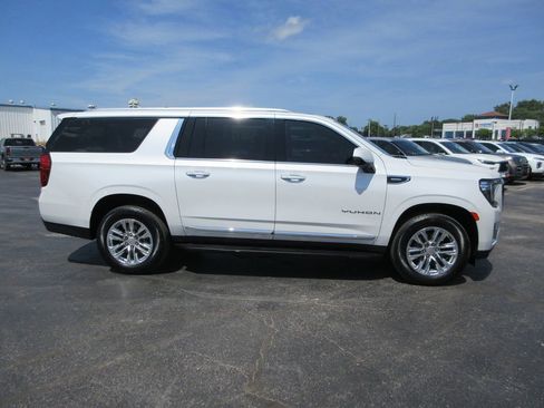 Used 2021 GMC Yukon XL SLT w/ SLT Premium Package AWD/4WD image 5