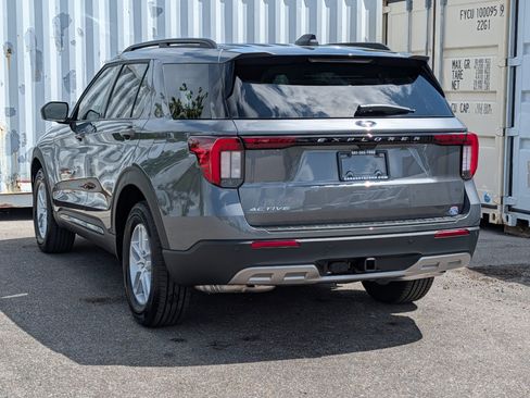 New 2026 Ford Explorer Active RWD image 7