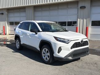 Used 2025 Toyota RAV4 LE video 3