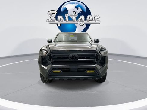 Used 2025 Toyota Tacoma SR5 image 4