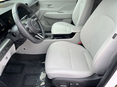Used 2025 Hyundai Kona SEL image 28