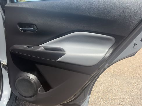 Used 2023 Nissan Kicks SR w/ SR Premium Package FWD image 21