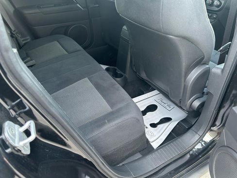 Used 2011 Jeep Patriot Latitude image 11