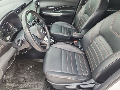 Used 2020 Nissan Kicks SR w/ SR Premium Package FWD image 18