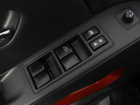 Used 2022 Nissan Frontier PRO-4X image 14