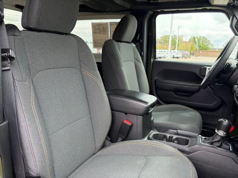 Used 2024 Jeep Wrangler Sport AWD/4WD image 26