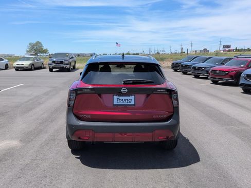 Used 2025 Nissan Kicks SR AWD/4WD image 27