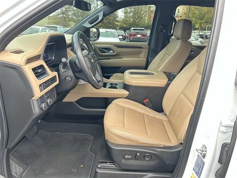 Used 2022 Chevrolet Suburban Premier image 23