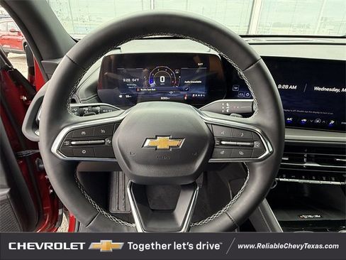 Certified 2025 Chevrolet Traverse LT w/ Driver Confidence Package image 13