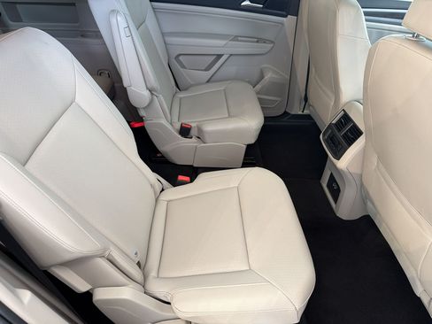 Used 2020 Volkswagen Atlas SE w/ Panoramic Sunroof Package FWD image 31